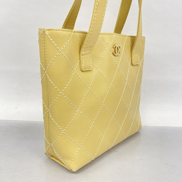 CHANEL Lambskin Beige Tote Bag Wild Stitch 23.5cm x 23cm - Picture 2 of 15